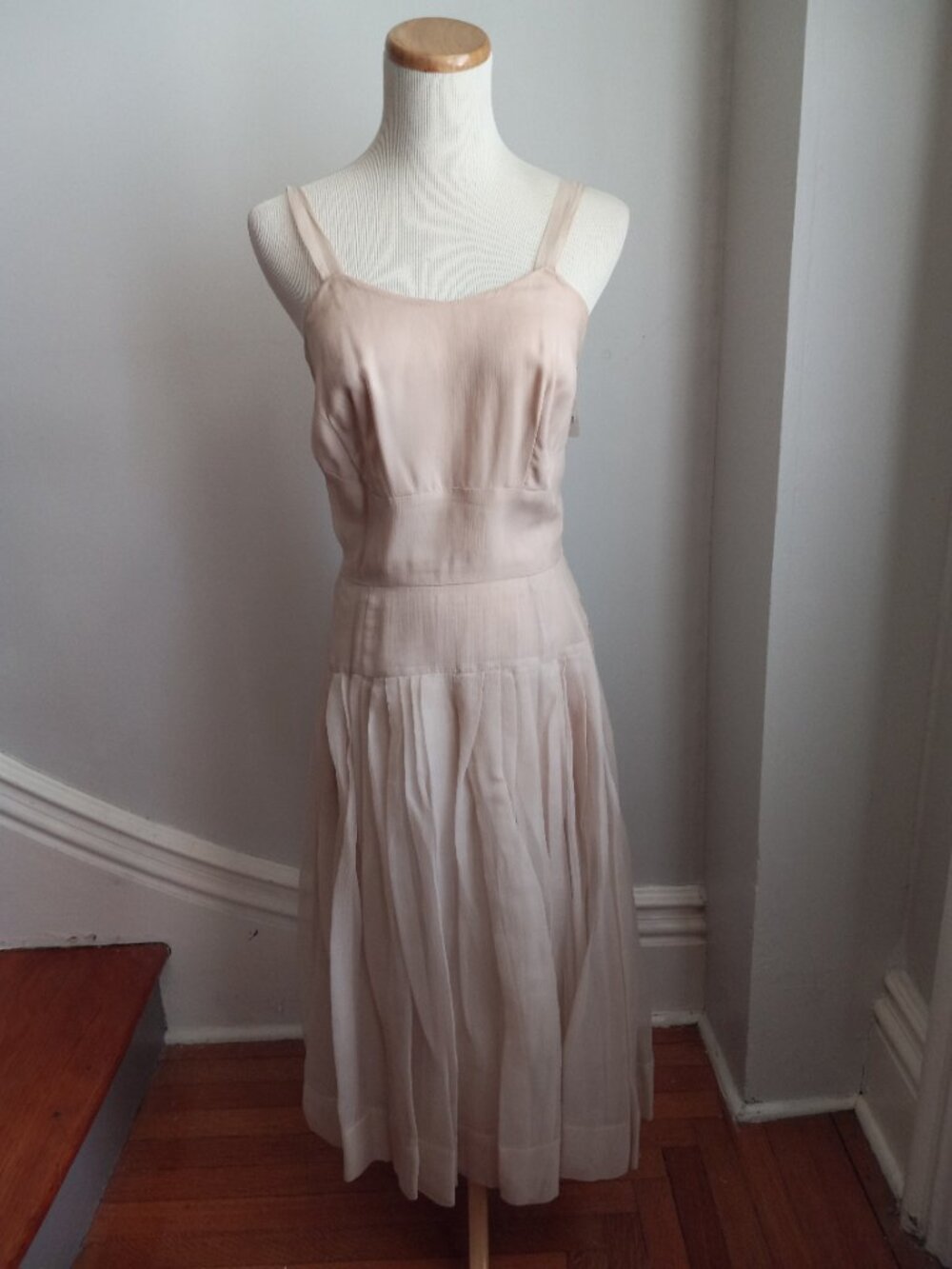 VINTAGE 1940S 1950S BEIGE SILK CHIFFON DRESS S